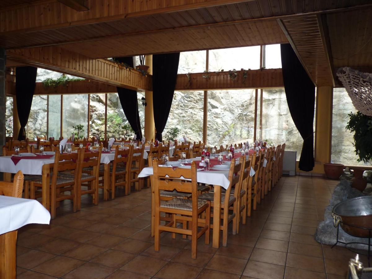 Mountain Rose Garden Hotel&Restaurant Pedhoulas Exterior foto